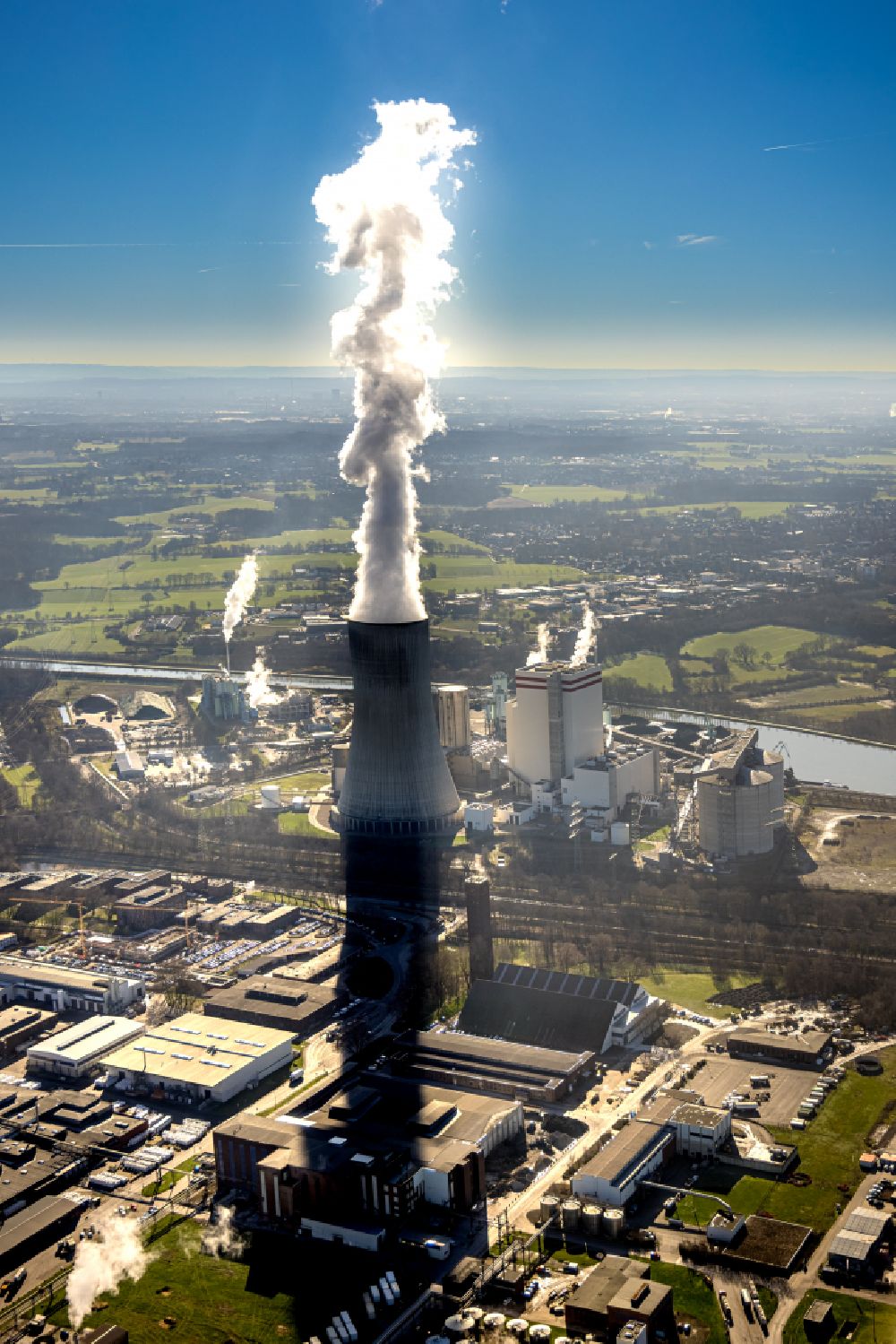 Luftbild Lünen - Kraftwerksanlagen des Kohle- Heizkraftwerkes Kohlekraftwerk in Lünen im Bundesland Nordrhein-Westfalen - NRW, Deutschland