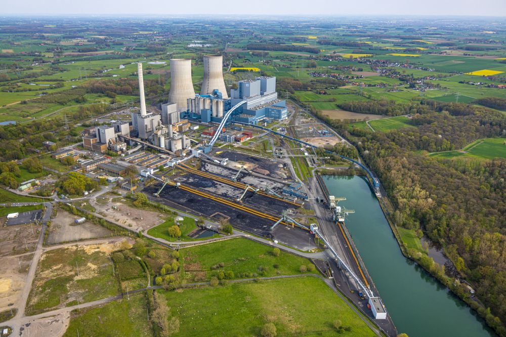 Luftaufnahme Schmehausen - Kraftwerksanlagen des Kohle- Heizkraftwerkes der RWE Power in Schmehausen im Bundesland Nordrhein-Westfalen, Deutschland
