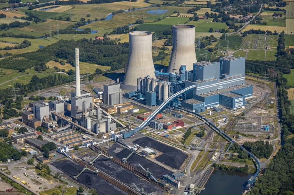 Hamm aus der Vogelperspektive: Kraftwerksanlagen des Kohle- Heizkraftwerkes der RWE Power im Stadtteil Schmehausen in Hamm im Bundesland Nordrhein-Westfalen