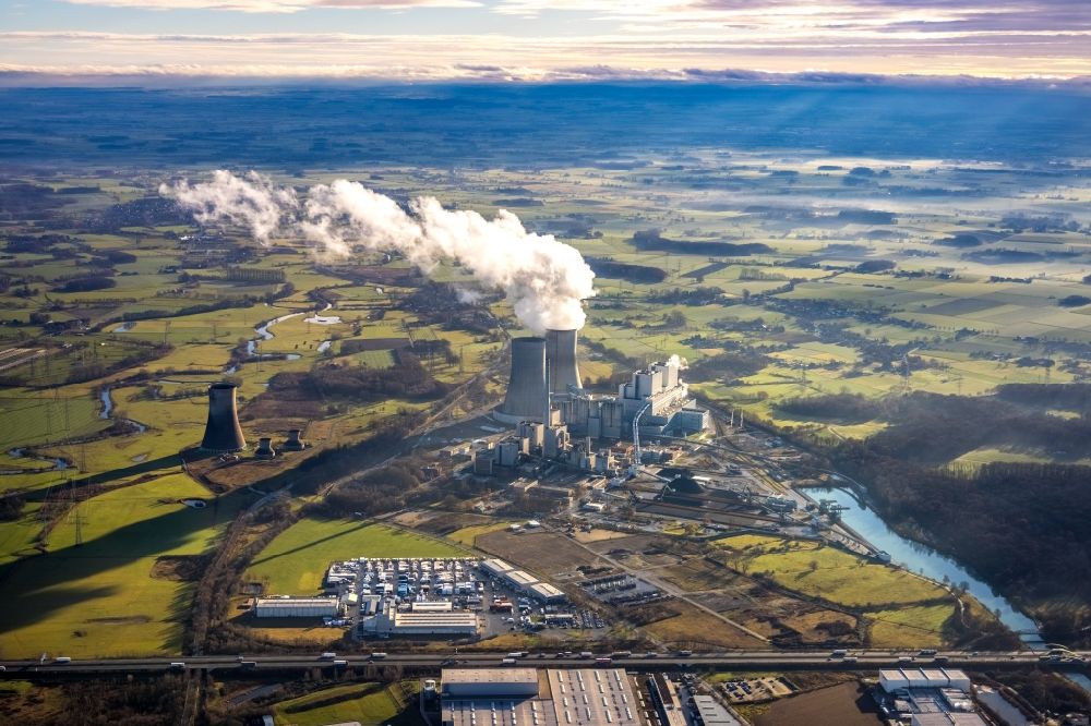 Luftaufnahme Hamm - Kraftwerksanlagen des Kohle- Heizkraftwerkes der RWE Power im Stadtteil Schmehausen in Hamm im Bundesland Nordrhein-Westfalen