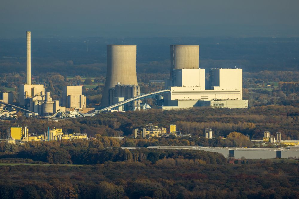 Luftaufnahme Hamm - Kraftwerksanlagen des Kohle- Heizkraftwerkes der RWE Power im Stadtteil Schmehausen in Hamm im Bundesland Nordrhein-Westfalen