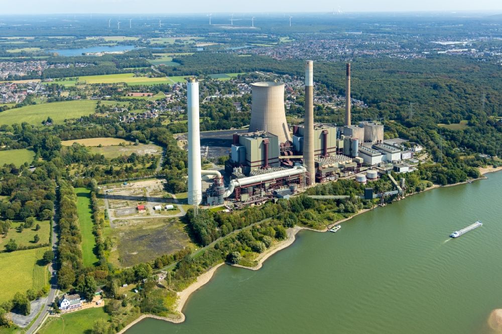 Voerde (Niederrhein) von oben - Kraftwerksanlagen des Kohle- Heizkraftwerkes der Steag Energy Services GmbH im Ortsteil Möllen in Voerde (Niederrhein) im Bundesland Nordrhein-Westfalen