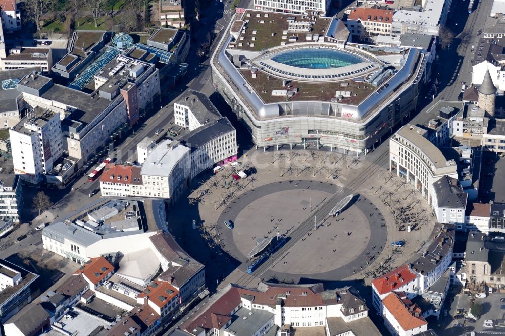 Luftaufnahme Kassel - Kreis- runde Fläche - Königsplatz in Kassel im Bundesland Hessen, Deutschland