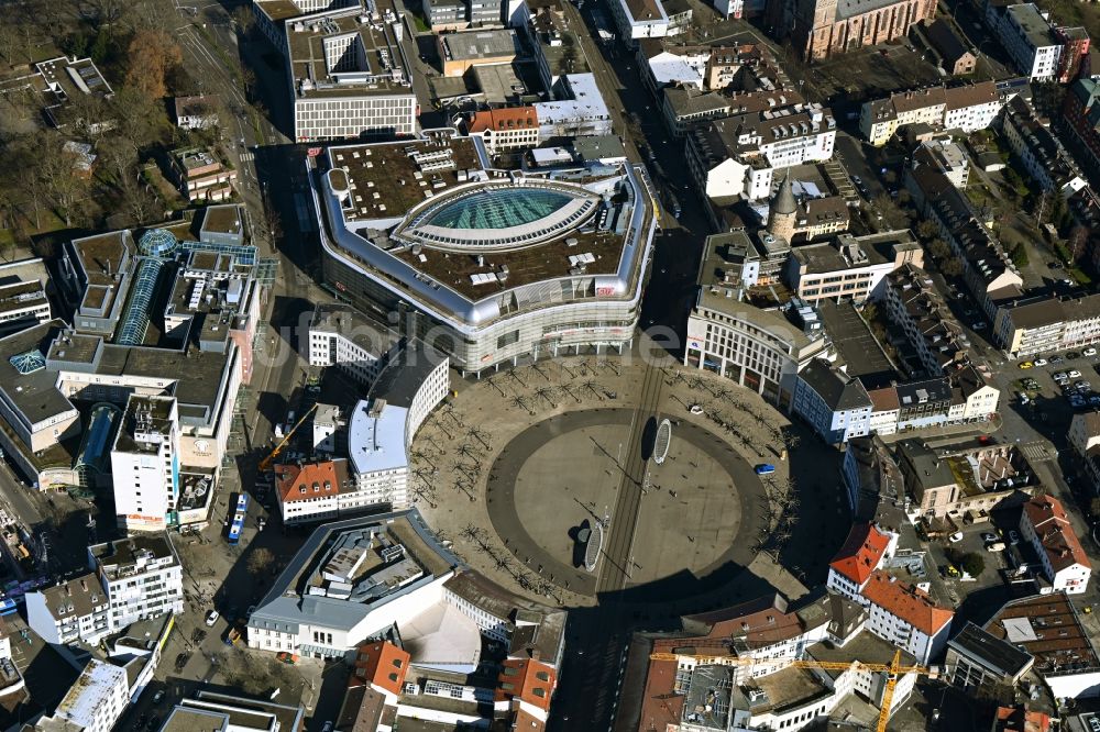 Luftaufnahme Kassel - Kreis- runde Fläche - Königsplatz in Kassel im Bundesland Hessen, Deutschland