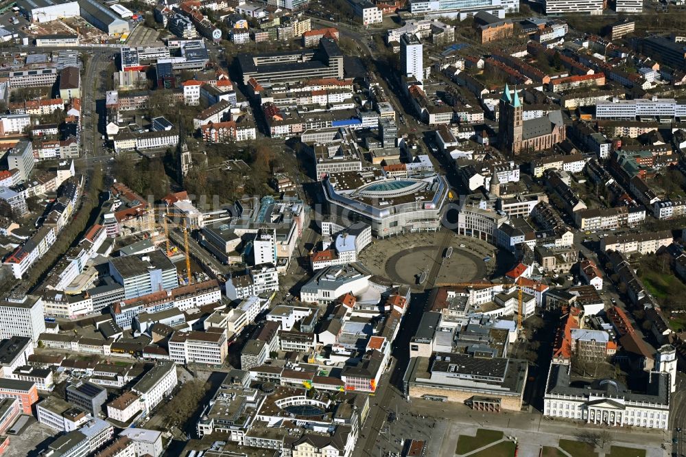 Kassel von oben - Kreis- runde Fläche - Königsplatz in Kassel im Bundesland Hessen, Deutschland