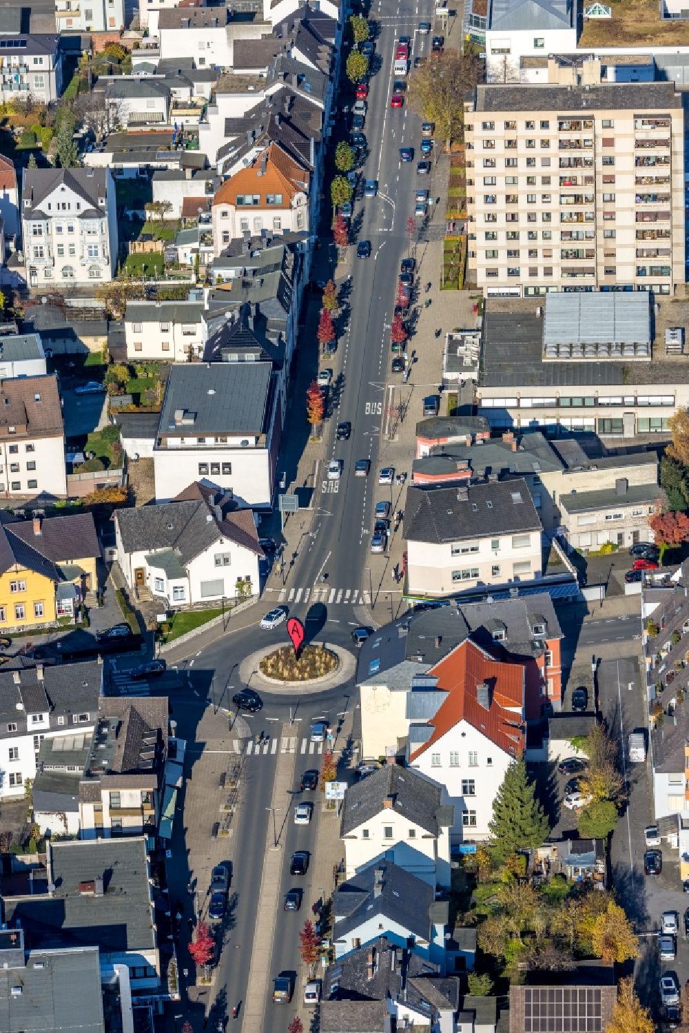 Luftbild Arnsberg - Kreisverkehr - Straßenverlauf der Clemens-August-Straße und der Rumbecker Straße im Ortsteil Wennigloh in Arnsberg im Bundesland Nordrhein-Westfalen, Deutschland