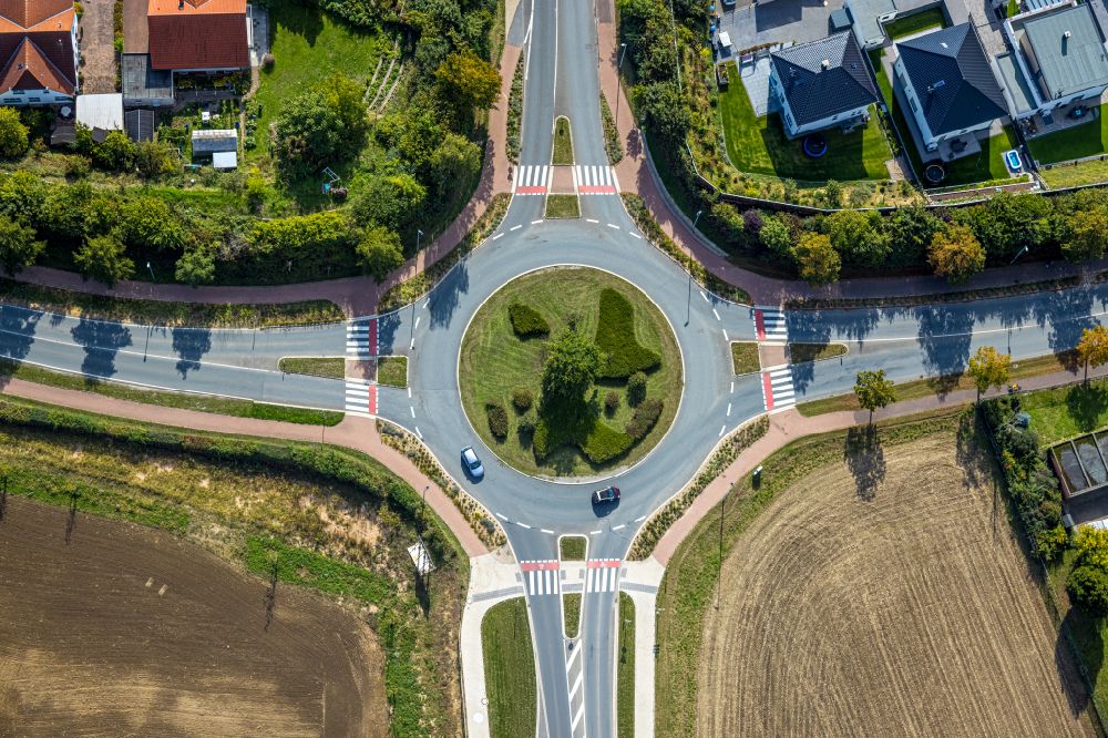 Luftaufnahme Soest - Kreisverkehr - Straßenverlauf am Danziger Ring - Weslarner Weg in Soest im Bundesland Nordrhein-Westfalen, Deutschland