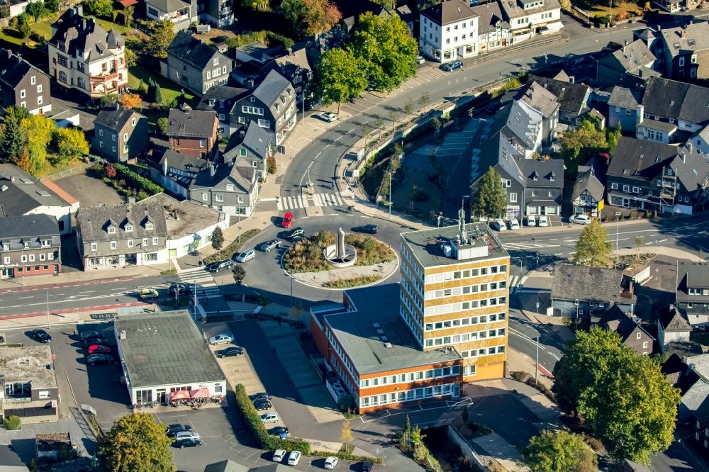 Luftaufnahme Siegen - Kreisverkehr - Straßenverlauf Eiserfeld an der Siegtalstraße in Siegen im Bundesland Nordrhein-Westfalen
