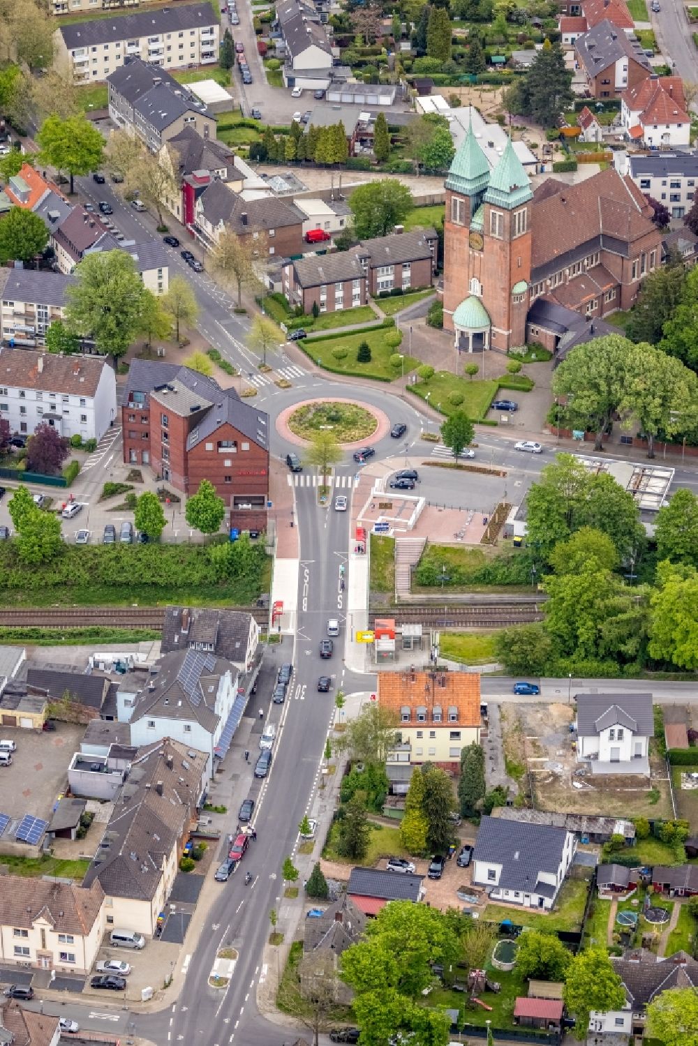 Luftaufnahme Gladbeck - Kreisverkehr - Straßenverlauf Feldhauser Straße, Beethovenstraße und Dorstener Straße in Gladbeck im Bundesland Nordrhein-Westfalen