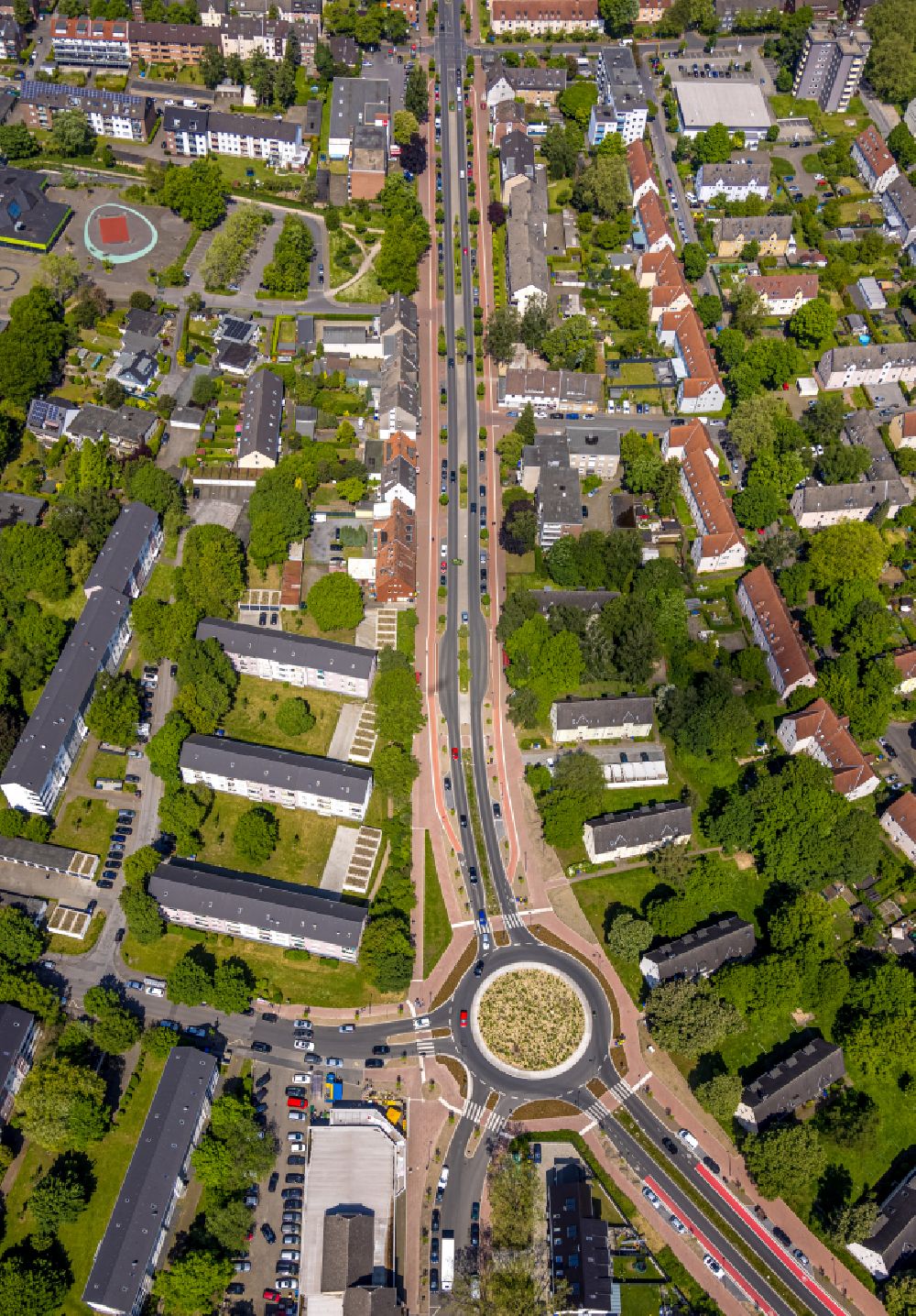Luftaufnahme Gladbeck - Kreisverkehr - Straßenverlauf in Gladbeck im Bundesland Nordrhein-Westfalen, Deutschland