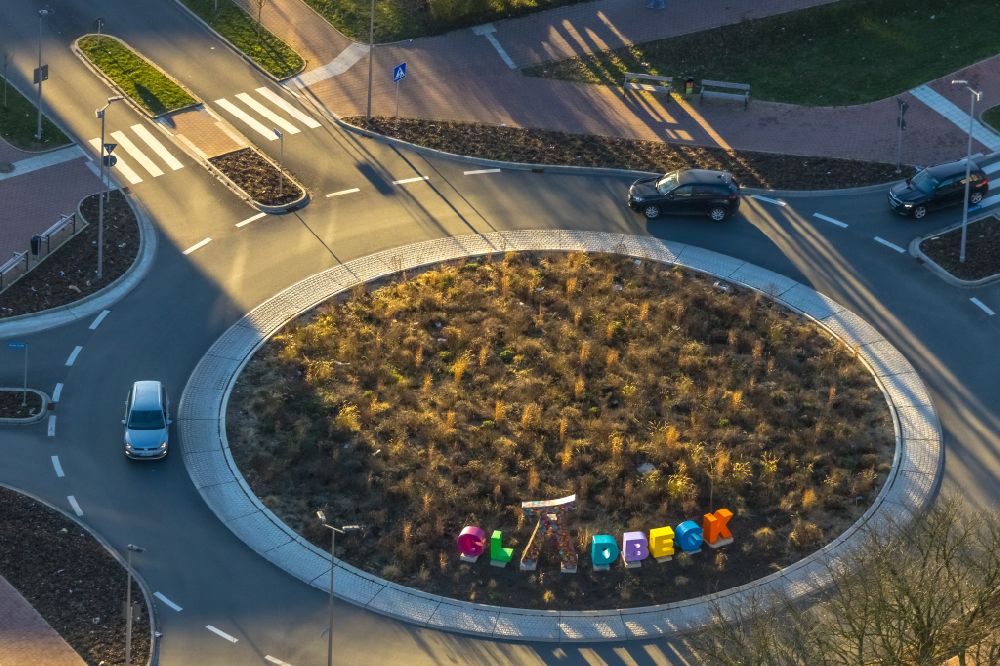 Gladbeck aus der Vogelperspektive: Kreisverkehr - Straßenverlauf in Gladbeck im Bundesland Nordrhein-Westfalen, Deutschland