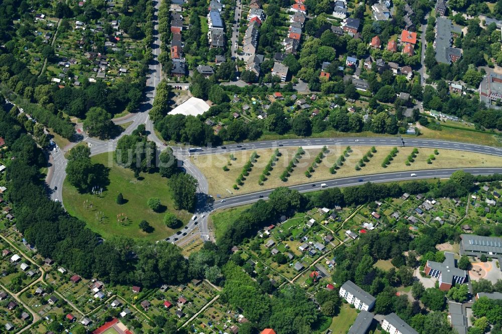 Luftbild Hamburg - Kreisverkehr - Straßenverlauf Horner Kreisel und Ende der Autobahn BAB A24 in Hamburg, Deutschland