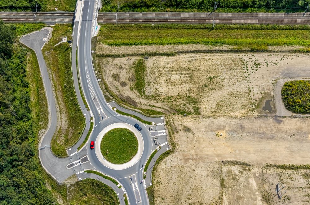 Bergkamen aus der Vogelperspektive: Kreisverkehr - Straßenverlauf an der Jahnstraße in Bergkamen im Bundesland Nordrhein-Westfalen, Deutschland