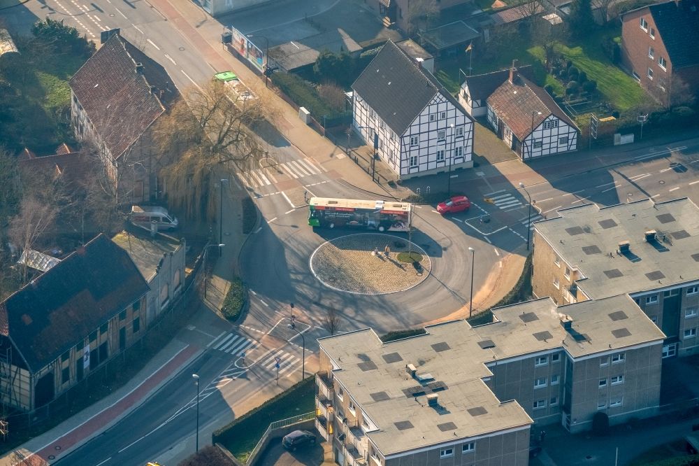 Luftaufnahme Hamm - Kreisverkehr - Straßenverlauf Kamener Straße - Kleine Werlstraße im Ortsteil Pelkum in Hamm im Bundesland Nordrhein-Westfalen, Deutschland