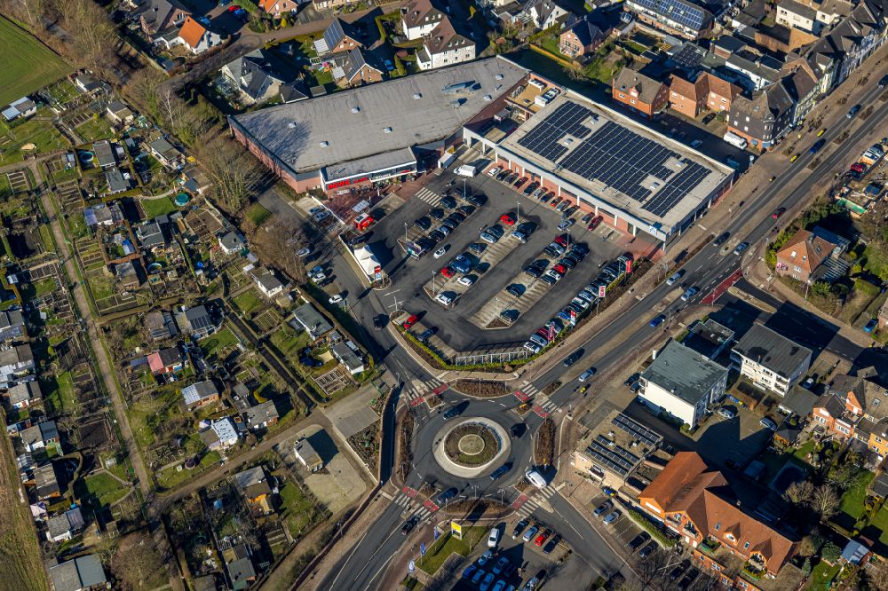 Luftaufnahme Selm - Kreisverkehr - Straßenverlauf Kreisstraße - Alte Zechenbahn in Selm im Bundesland Nordrhein-Westfalen, Deutschland