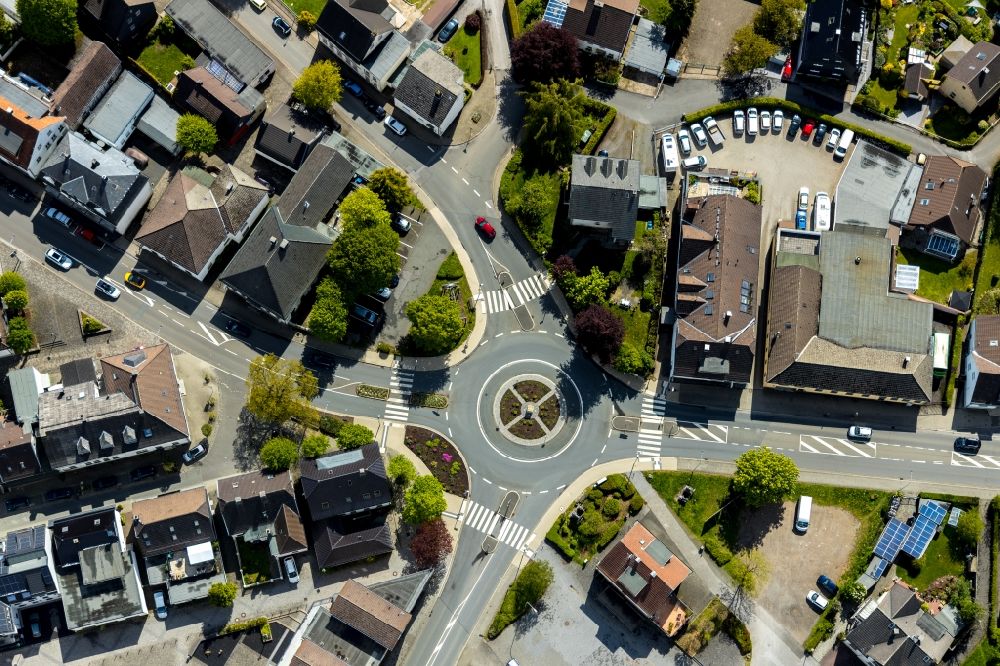 Luftbild Breckerfeld - Kreisverkehr - Straßenverlauf der Prioreier Straße - Westring in Breckerfeld im Bundesland Nordrhein-Westfalen, Deutschland