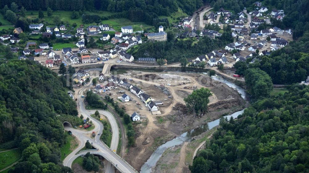 Altenahr von oben - Kreuzberg (Ahr) nach der Hochwasserkatastrophe diesen Jahres im Bundesland Rheinland-Pfalz, Deutschland