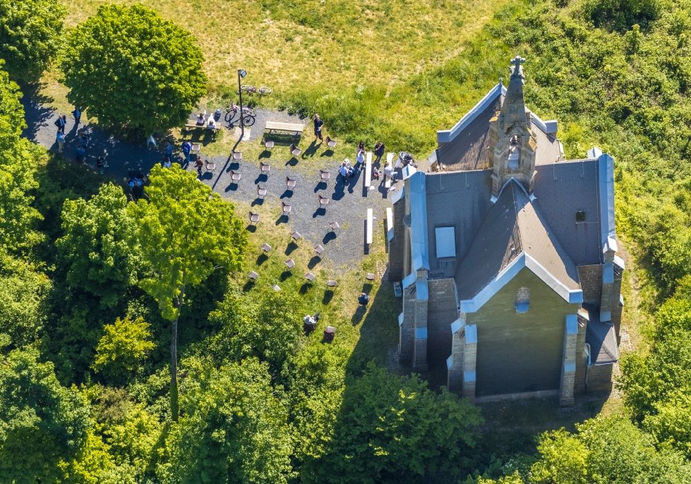 Luftbild Arnsberg - Kreuzbergkapelle im Ortsteil Wennigloh in Arnsberg im Bundesland Nordrhein-Westfalen, Deutschland