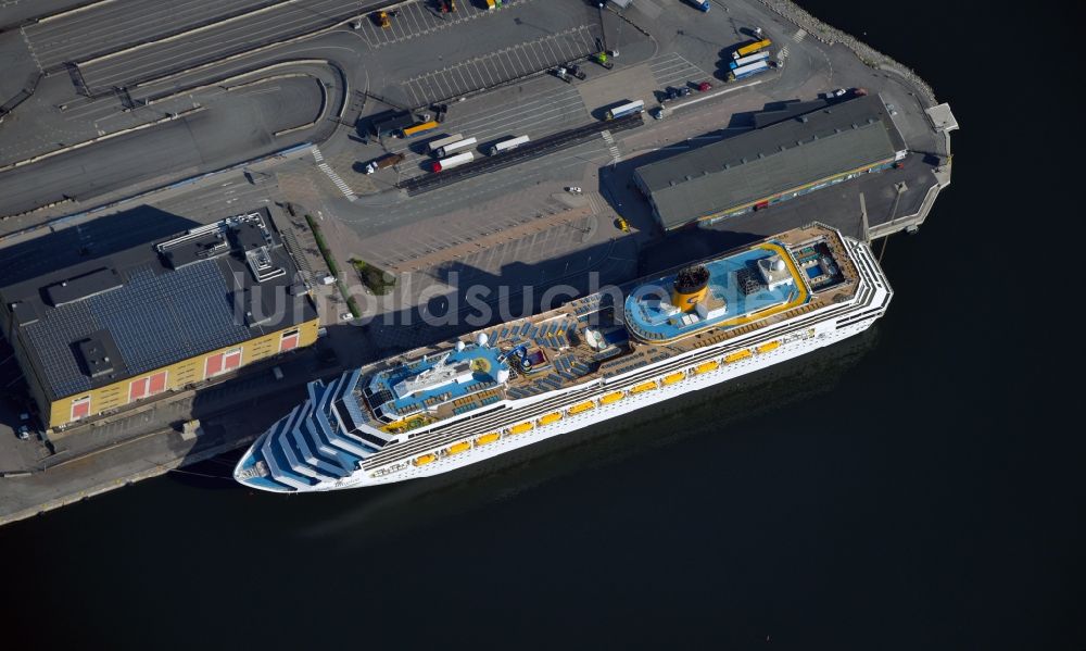 Stockholm von oben - Kreuzfahrtschiff Costa Magica im Cruise Center in Stockholm in Stockholms län, Schweden