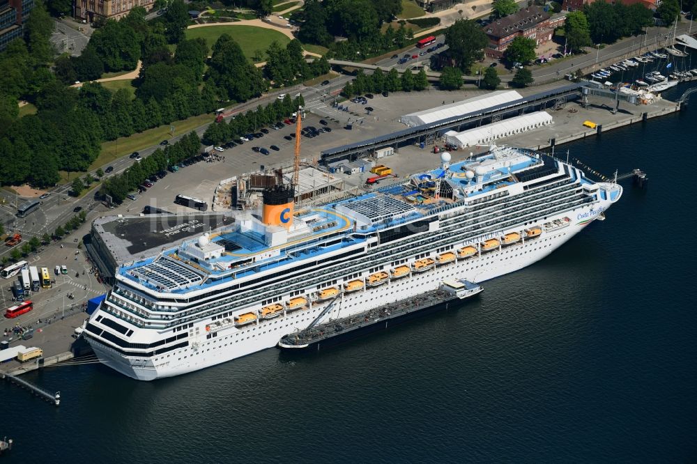 Luftbild Kiel - Kreuzfahrtschiff Costa Pacifica in Kiel im Bundesland Schleswig-Holstein, Deutschland