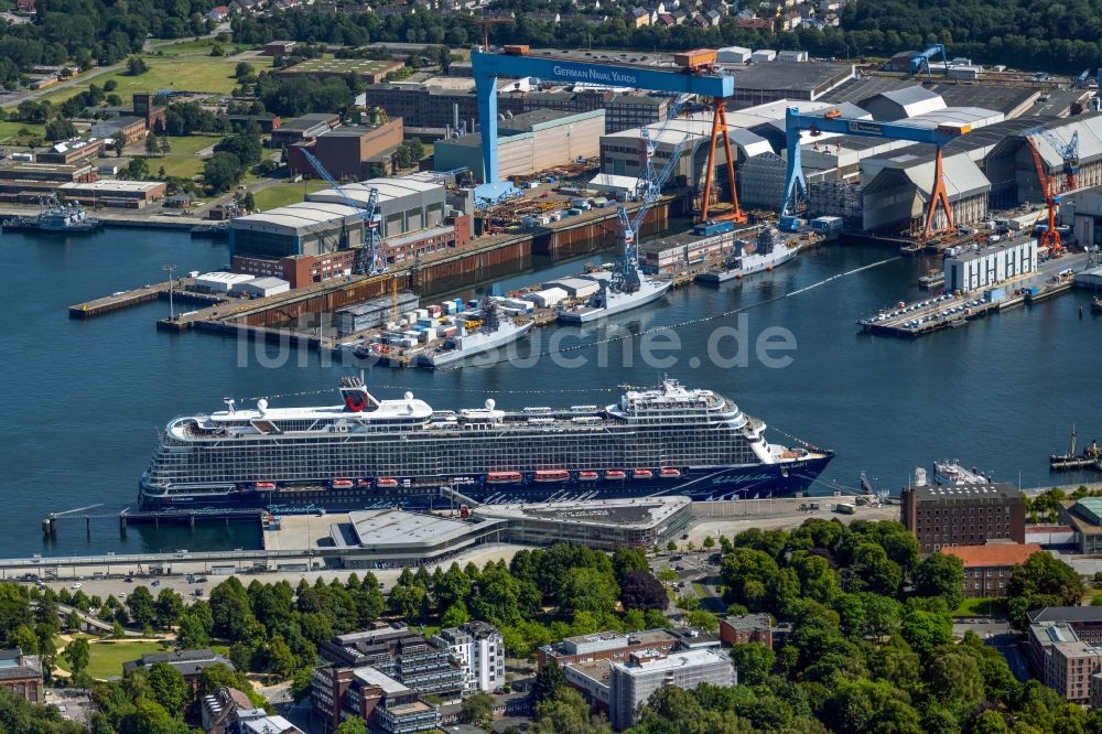 Luftbild Kiel - Kreuzfahrtschiff Mein Schiff 1 in Kiel im Bundesland Schleswig-Holstein, Deutschland