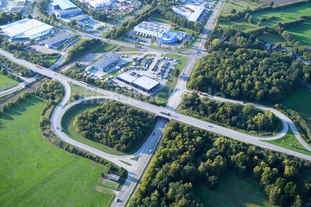 Luftbild Neumünster - Kreuzung der Bundesstraße B205 mit Auf- und Abfahrt der Boostedter Straße in Neumünster im Bundesland Schleswig-Holstein, Deutschland