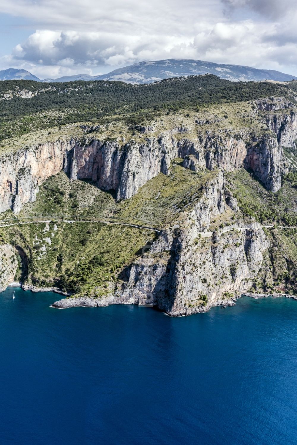 Luftaufnahme Scario - Küste am Mittelmeer in Scario in der Provinz Kampanien in Italien