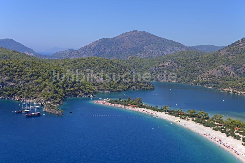 Luftbild Ölüdeniz - Küsten-Landschaft mit Sandstrand bei Ölüdeniz an der Türkischen Ägäis in der Türkei