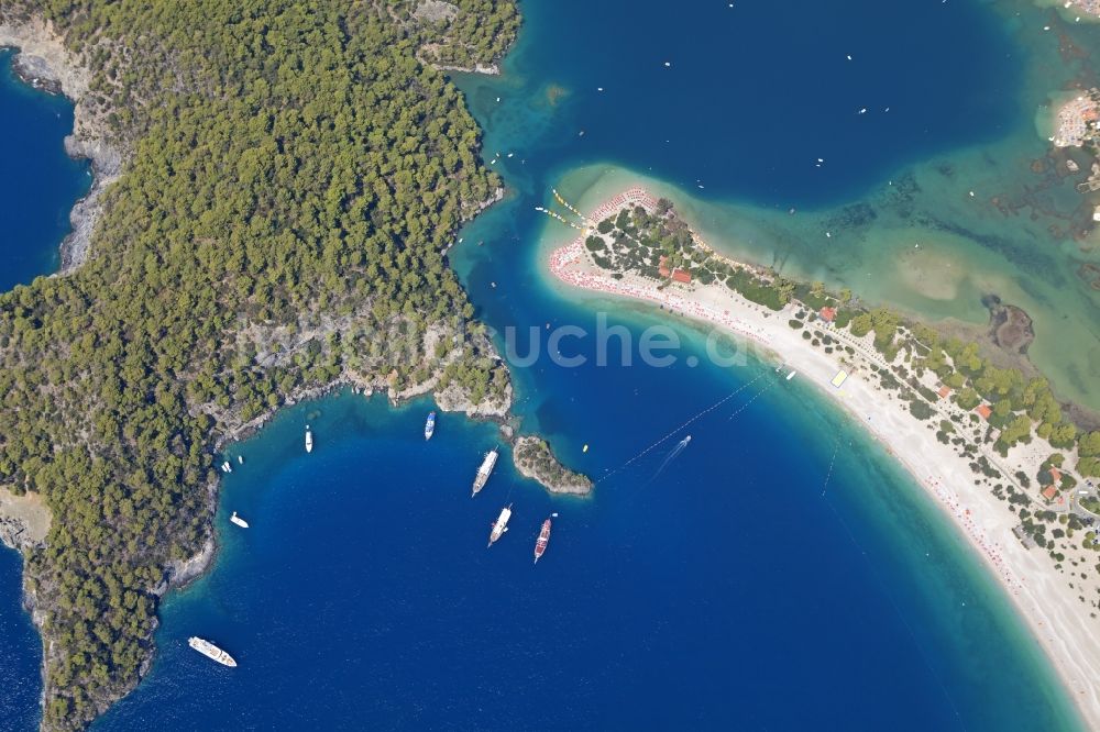 Luftaufnahme Ölüdeniz - Küsten-Landschaft mit Sandstrand bei Ölüdeniz an der Türkischen Ägäis in der Türkei