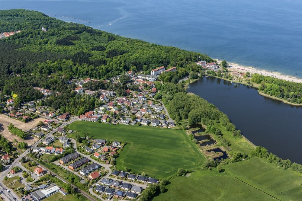 Luftbild Kölpinsee - Küsten- Landschaft am Sandstrand der der Ostsee in Kölpinsee im Bundesland Mecklenburg-Vorpommern, Deutschland