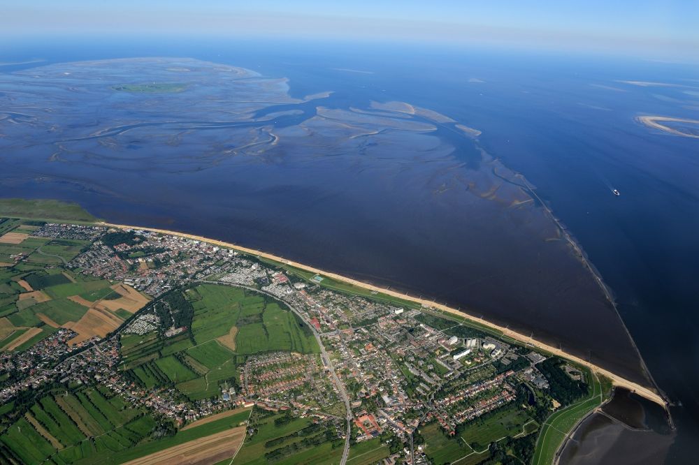 Cuxhaven von oben - Küsten- Landschaft am Sandstrand der Nordsee in Cuxhaven im Bundesland Niedersachsen