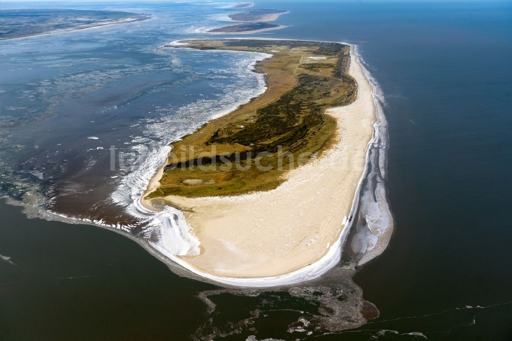 Luftaufnahme Langeoog - Küsten- Landschaft am Sandstrand der Nordsee- Insel Langeoog im Bundesland Niedersachsen, Deutschland
