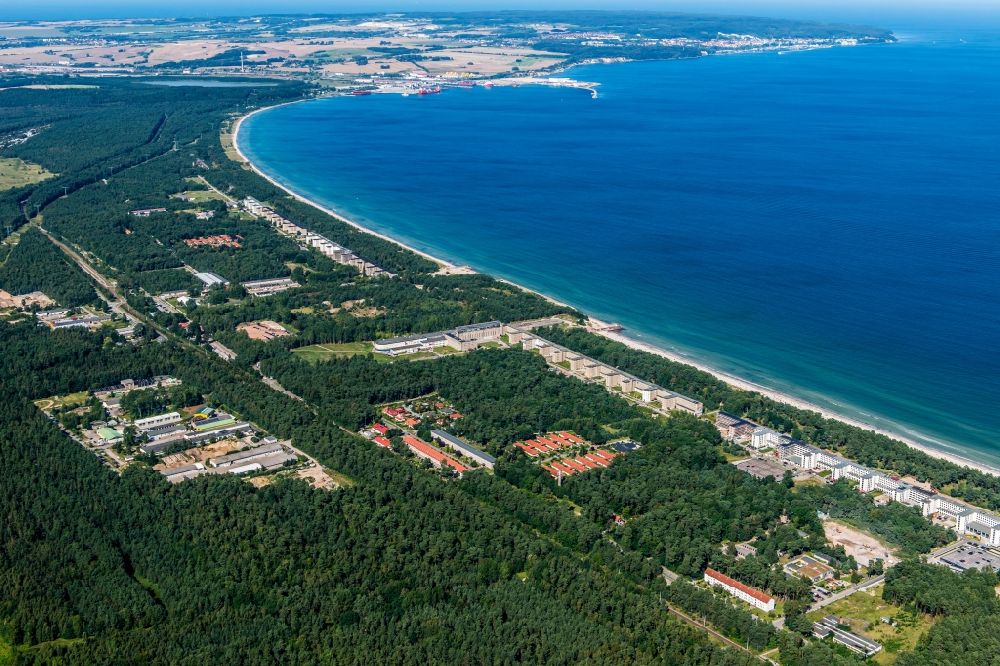 Luftaufnahme Binz - Küsten- Landschaft am Sandstrand der Ostsee in Binz im Bundesland Mecklenburg-Vorpommern, Deutschland