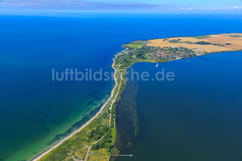Dranske von oben - Küsten- Landschaft am Sandstrand der Ostsee in Dranske im Bundesland Mecklenburg-Vorpommern, Deutschland