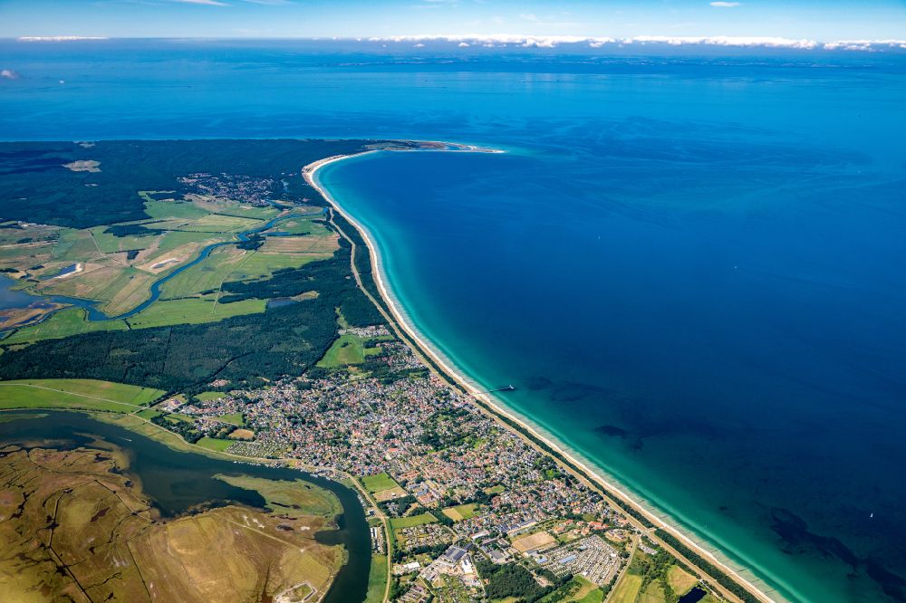 Luftbild Zingst - Küsten- Landschaft am Sandstrand der Ostsee in Zingst im Bundesland Mecklenburg-Vorpommern, Deutschland