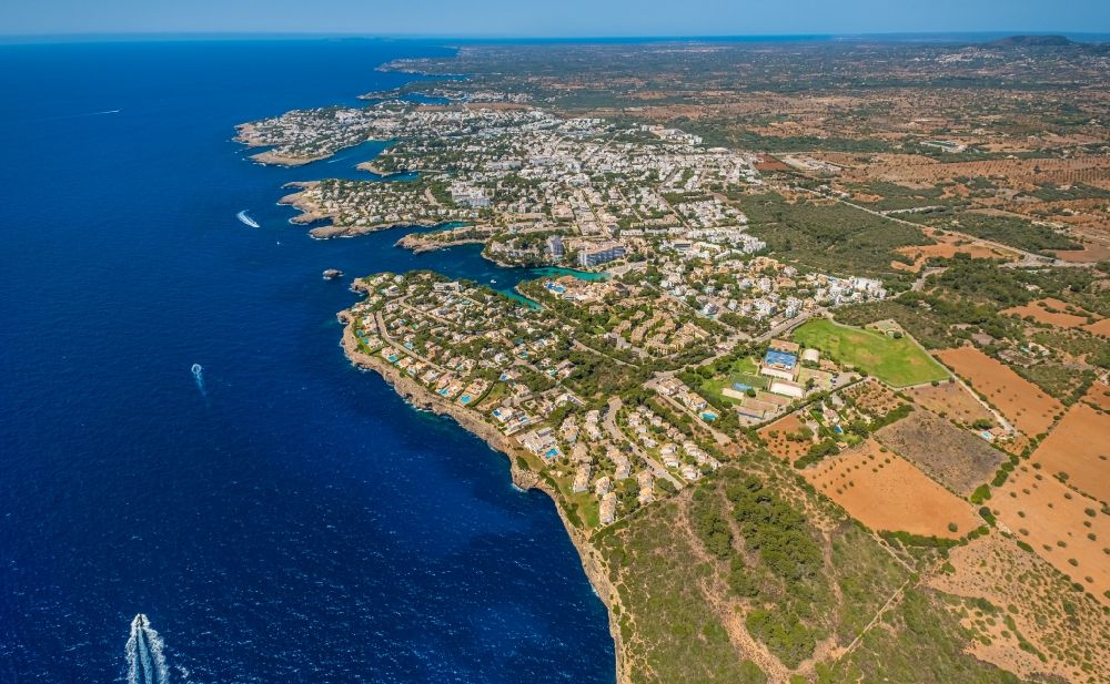 Luftbild Santanyi - Küsten- Landschaft an der Steilküste am Balearen-Meer in Santanyi in Islas Baleares, Spanien