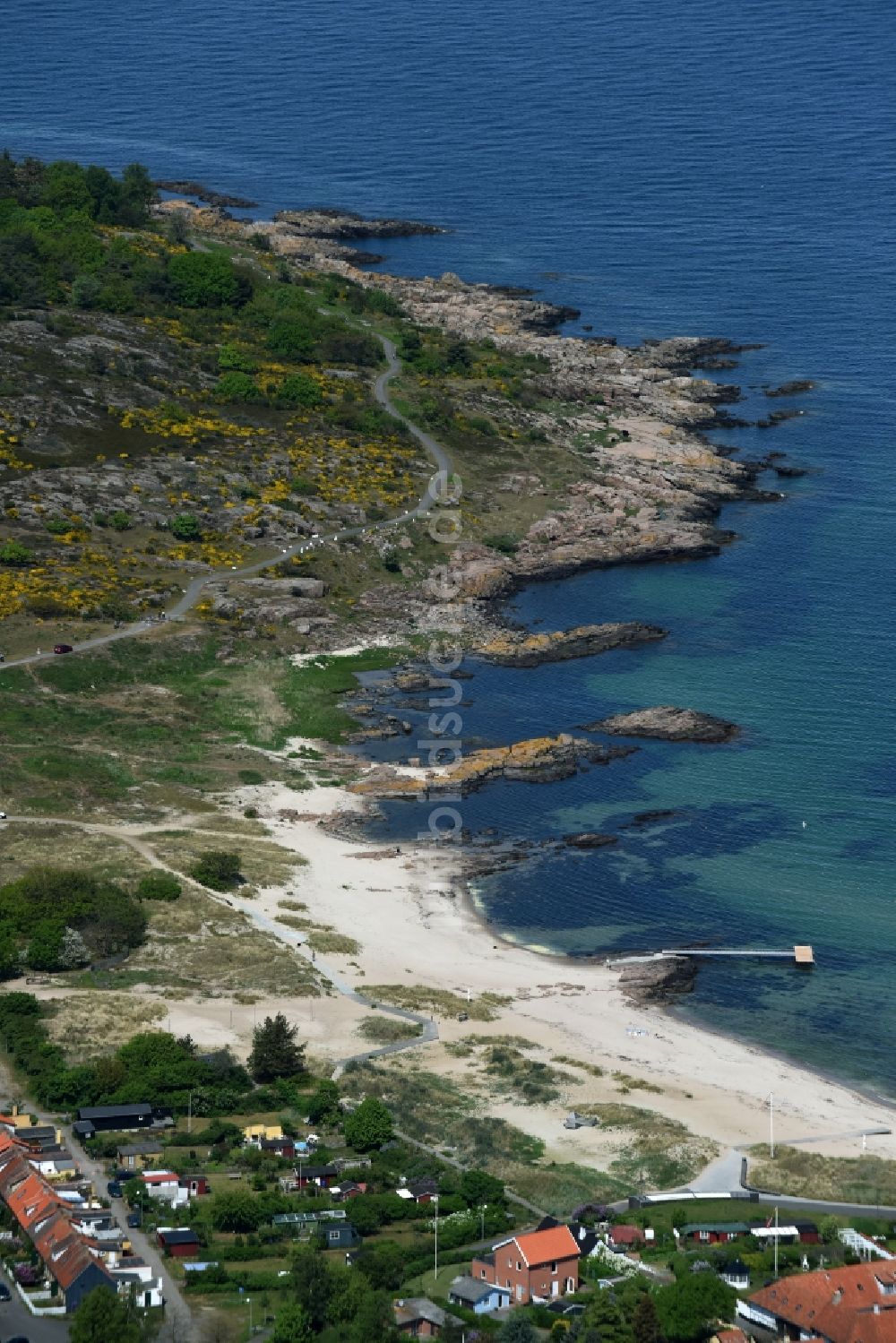 Luftbild Allinge - Küsten- Landschaft an der Steilküste der Ostsee auf der Insel Bornholm in Allinge in Region Hovedstaden, Dänemark
