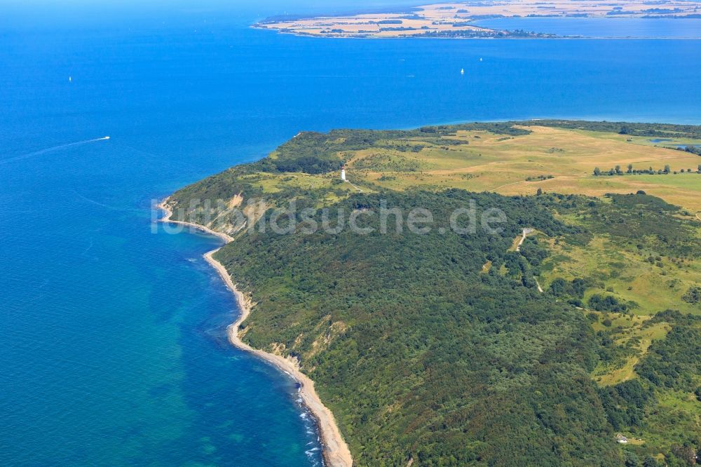 Insel Hiddensee von oben - Küsten- Landschaft an der Steilküste der Ostsee auf der Insel Hiddensee im Bundesland Mecklenburg-Vorpommern, Deutschland