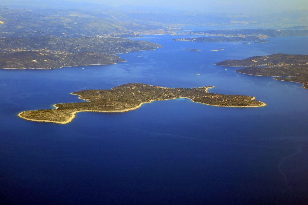 Luftbild Drvenik Veli - Küstenbereich Adriatisches Meer - Insel in Drvenik Veli in Splitsko-dalmatinska zupanija, Kroatien