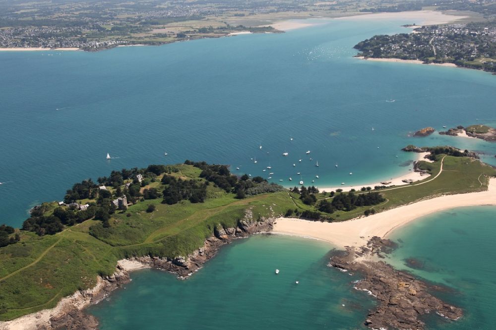 Luftbild Saint-Jacut-de-la-Mer - Küstenbereich der Insel Archipel des Ébihens bei Saint-Jacut-de-la-Mer in Bretagne, Frankreich