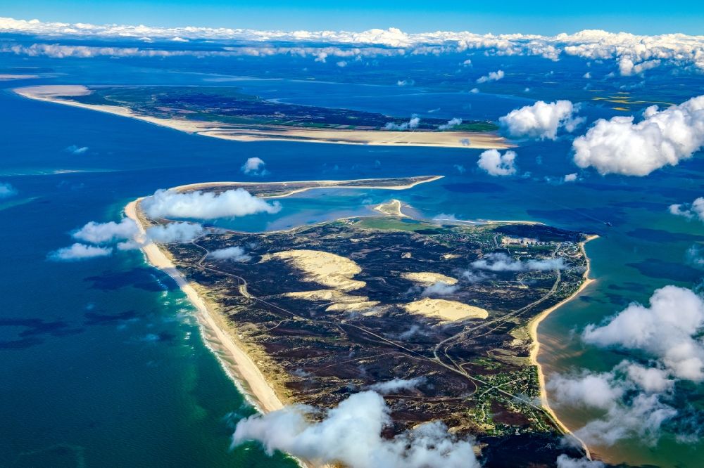 Luftaufnahme List - Küstenbereich der nordfriesischen Nordsee-Insel Sylt und die Südspitze der dänischen Insel Römö im Bundesland Schleswig-Holstein, Deutschland