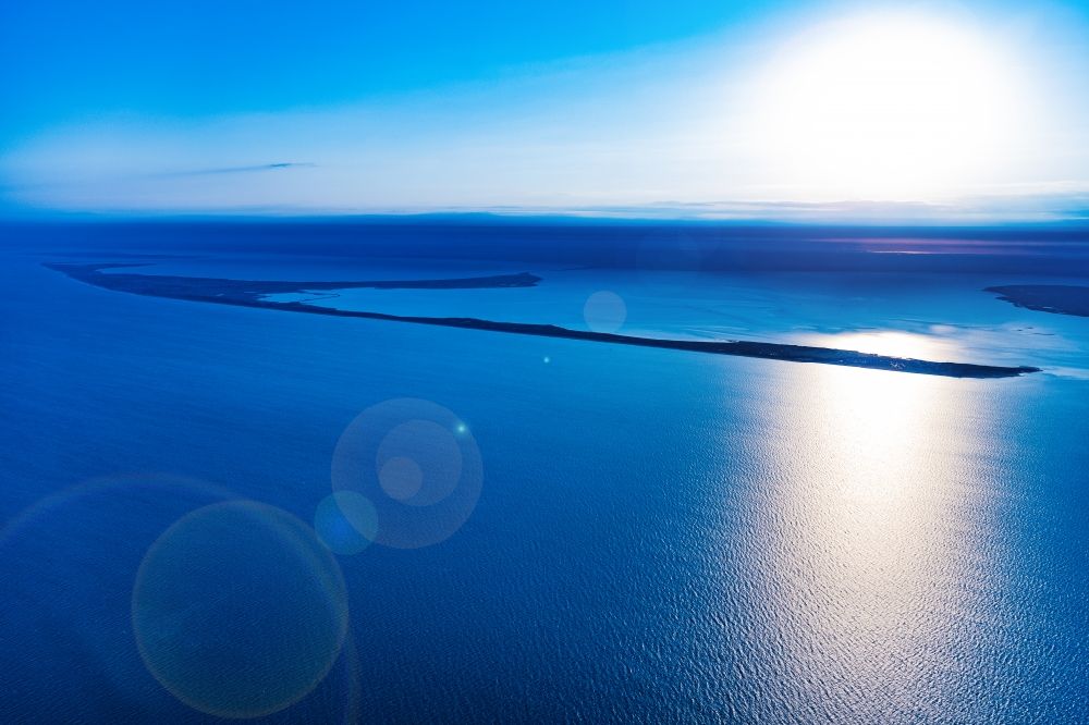 Luftaufnahme Sylt - Küstenbereich der nordfriesischen Nordseeinsel Sylt im Sonnenaufgang im Bundesland Schleswig-Holstein, Deutschland