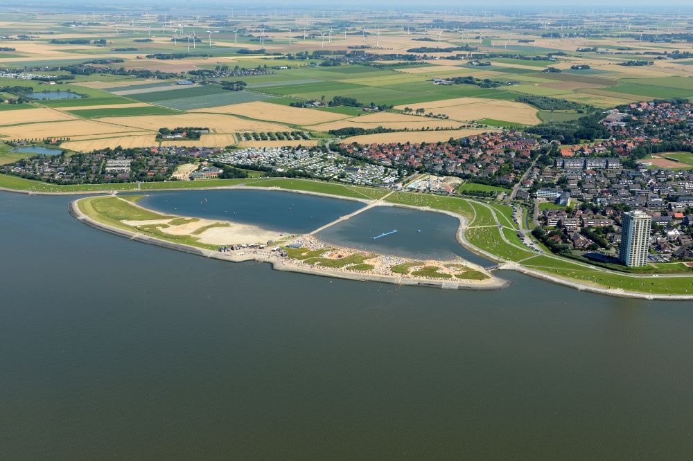 Büsum von oben - Küstenbereich der Nordsee - Insel in Büsum im Bundesland Schleswig-Holstein