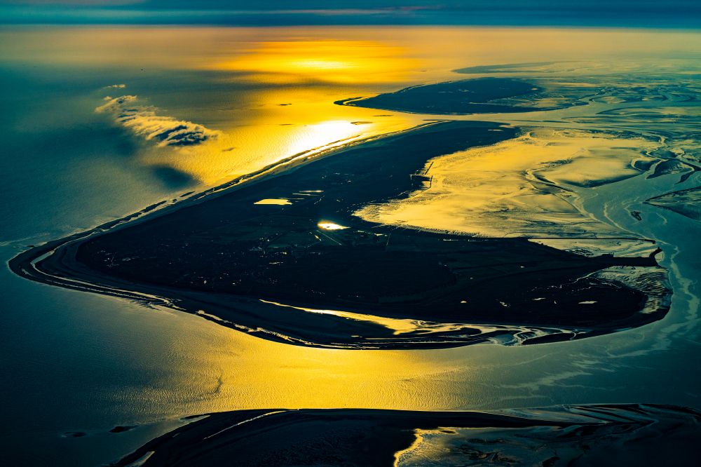Luftaufnahme Langeoog - Küstenbereich der Nordsee - Insel - Insel in Langeoog im Bundesland Niedersachsen, Deutschland