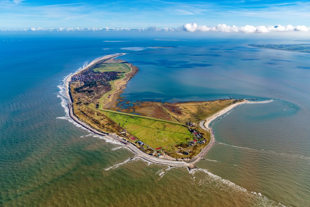 Wangerooge aus der Vogelperspektive: Küstenbereich der Nordsee - Insel - Insel in Wangerooge im Bundesland Niedersachsen, Deutschland