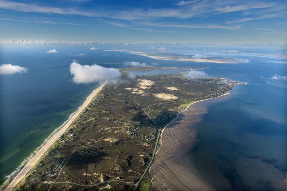 Luftaufnahme List - Küstenbereich der Nordsee - Insel Sylt Ortsteil List im Bundesland Schleswig-Holstein