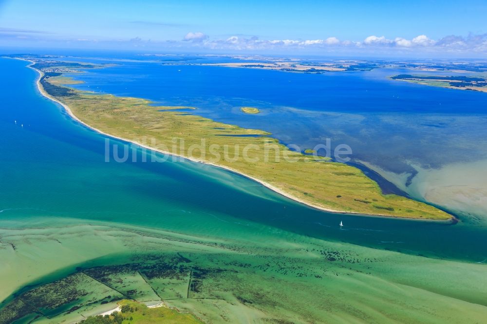 Luftaufnahme Insel Hiddensee - Küstenbereich der Ostsee - Insel Hiddensee im Bundesland Mecklenburg-Vorpommern, Deutschland