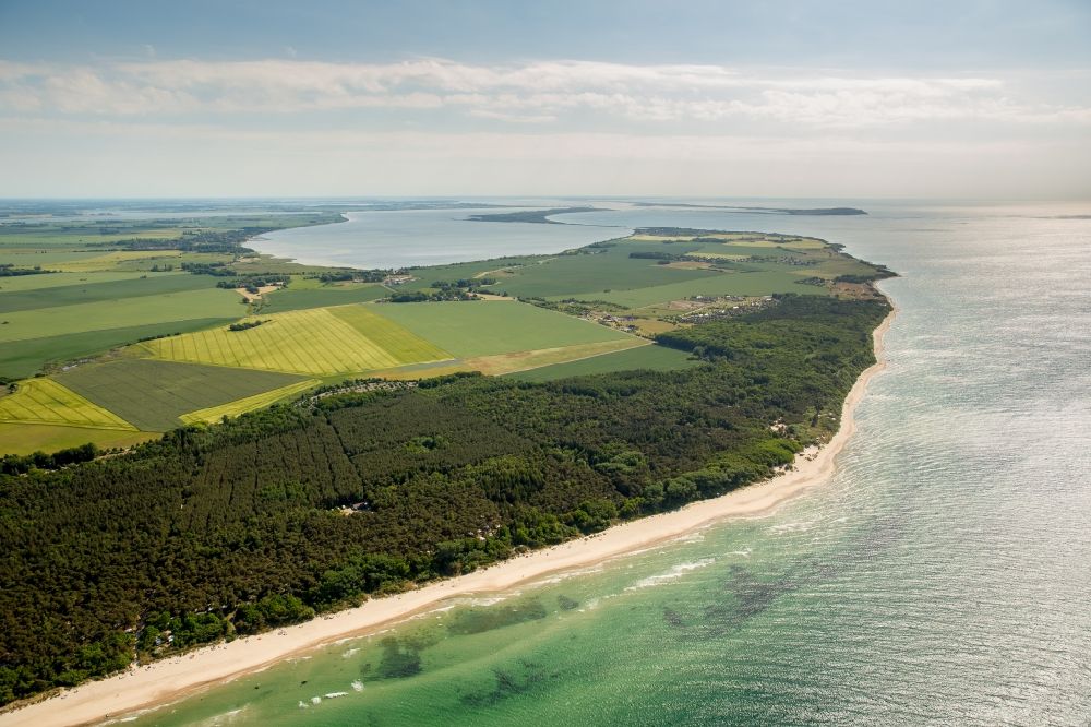 Luftbild Dranske - Küstenbereich der Ostsee-Insel Rügen - Insel in Dranske im Bundesland Mecklenburg-Vorpommern