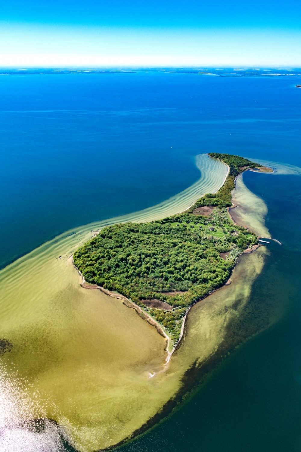 Putbus aus der Vogelperspektive: Küstenbereich der Ostsee - Insel Vilm in Putbus im Bundesland Mecklenburg-Vorpommern, Deutschland