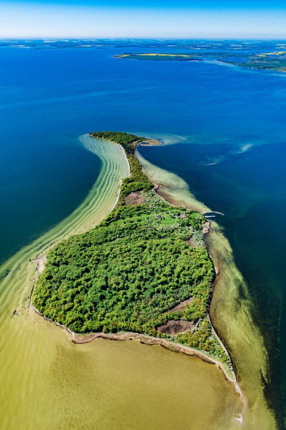 Luftaufnahme Putbus - Küstenbereich der Ostsee - Insel Vilm in Putbus im Bundesland Mecklenburg-Vorpommern, Deutschland